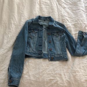 Cropped denim jacket